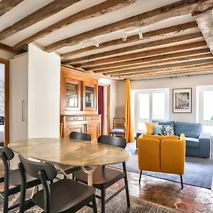 guestready-exquisite-and-spacious-apartment-at-3-arr.fr-paris.fr/
