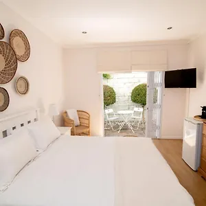 camps-bay-guest-suite-with-private-pool.hotels-capetown.com/